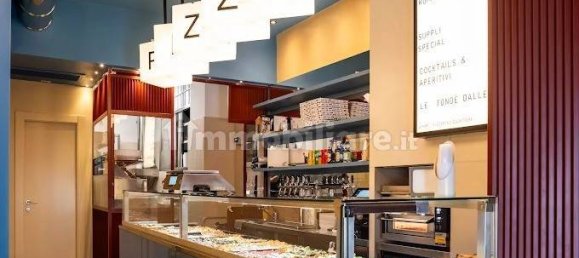 2 rooms Commercial property in Rome, Italy No. 350354 2