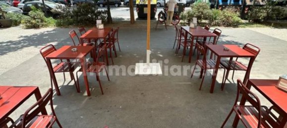 2 rooms Commercial property in Rome, Italy No. 350354 4