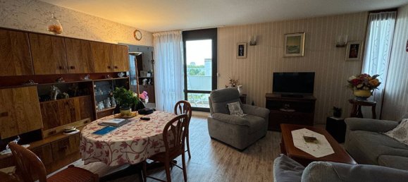 2 bedrooms Apartment in Bourges, France No. 218735 3