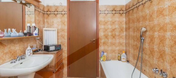 Apartamento de 3 habitaciónes en San Donato Milanese, Italy No. 29867 22