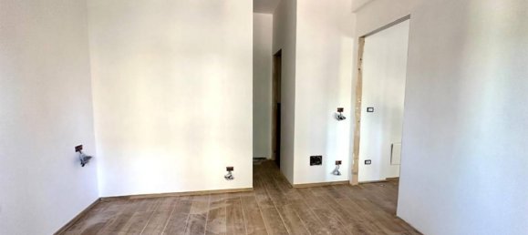 2 rooms Apartment in Rome, Italy No. 28805 11
