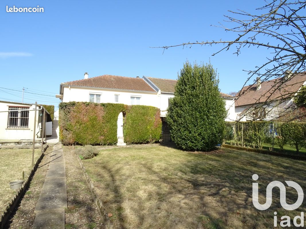 4 rooms House in Breteuil, France No. 49022