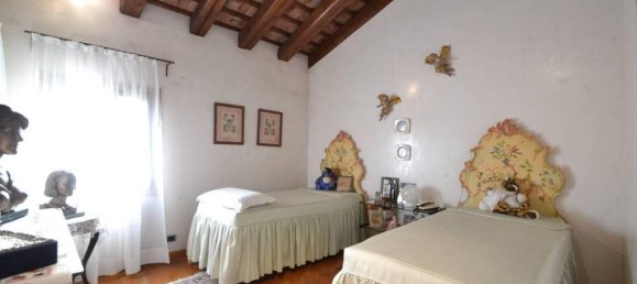 5 bedrooms Villa in Villorba, Italy No. 107533 10