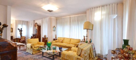 5 bedrooms Villa in Villorba, Italy No. 107533 3