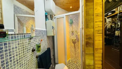 98m² Commercial property in Zaragoza, Spain No. 245536