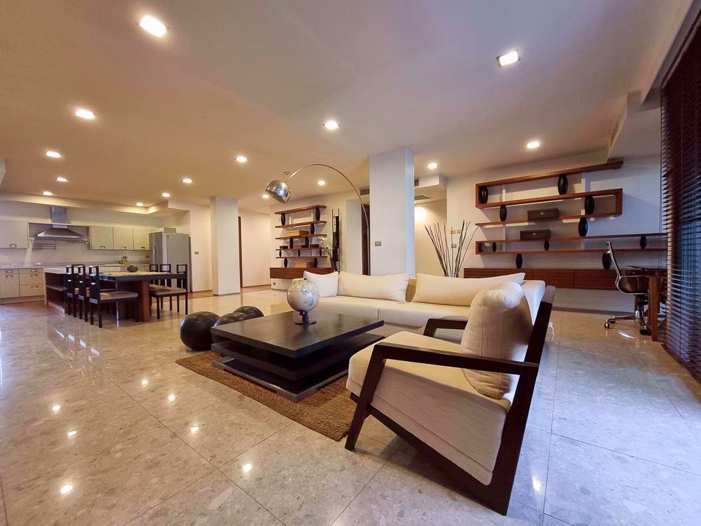 Apartamento com 3 quartos em condomínio em Khlong Toei, Thailand N.º 4675