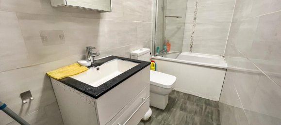 2 bedrooms Apartment in Slough, United Kingdom No. 10938 2