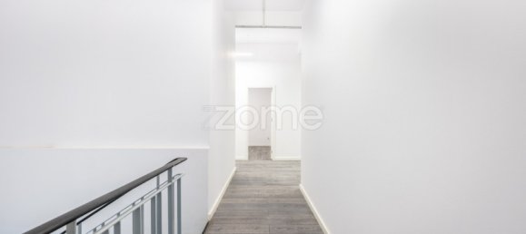 Коммерческая недвижимость 1000м² в Порту, Португалия № 15861 5