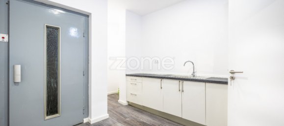 Коммерческая недвижимость 1000м² в Порту, Португалия № 15861 12