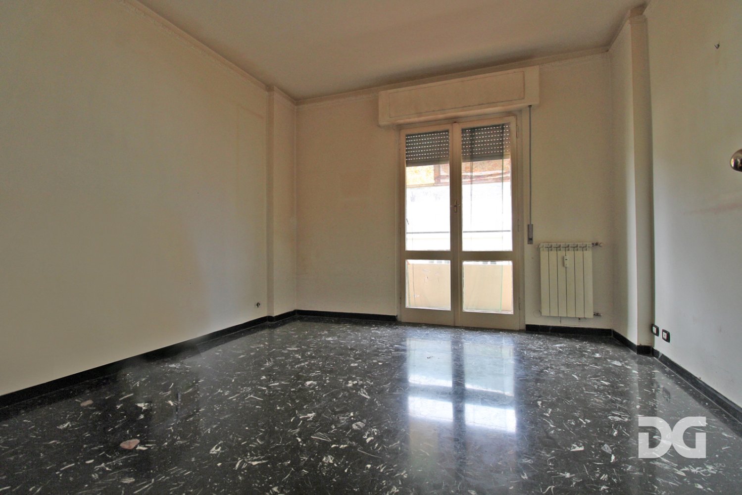 Imóvel comercial T2 em Genoa, Italy N.º 318055