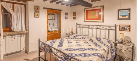 7 bedrooms House in Montone, Italy No. 353634 35