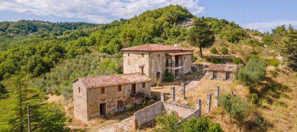 7 bedrooms House in Montone, Italy No. 353634 6