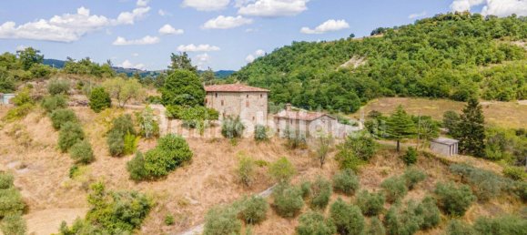 7 bedrooms House in Montone, Italy No. 353634 16