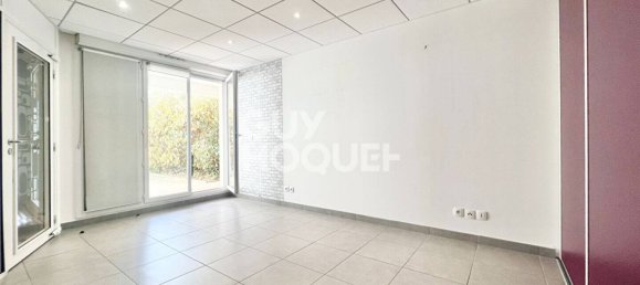 5 rooms Apartment in Massy, France No. 130327 3