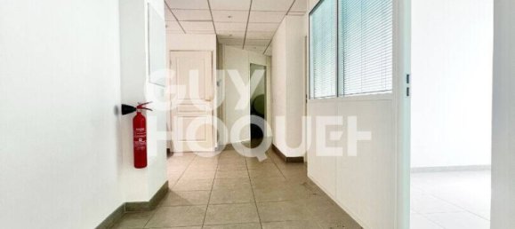 5 rooms Apartment in Massy, France No. 130327 5