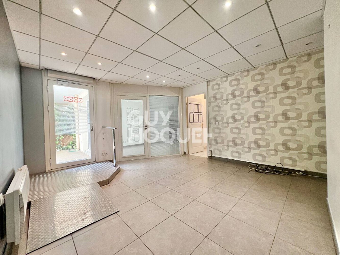 5 rooms Apartment in Massy, France No. 130327