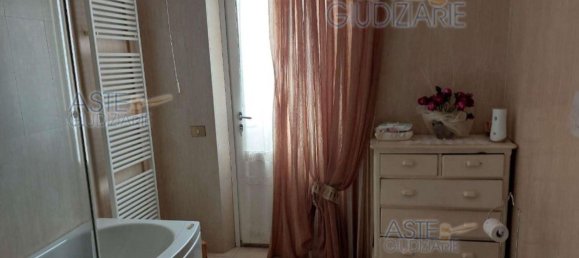 7 rooms Apartment in Cecina, Italy No. 42860 18