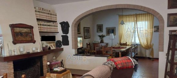 7 rooms Apartment in Cecina, Italy No. 42860 9