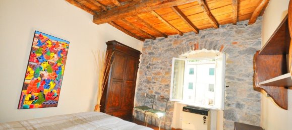 3غرفة منزل ذو طابقين في La Spezia, Italy رقم 290675 2