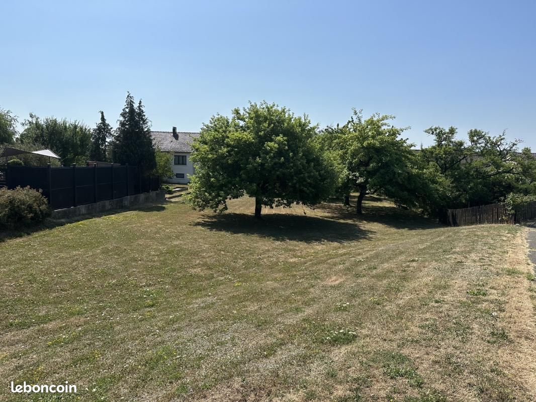 Terreno en Seingbouse, France 806 m² No. 245007