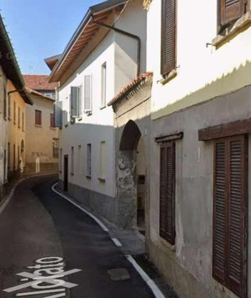 27m² Garage in Como, Italy No. 368629