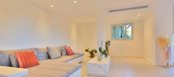 5 bedrooms Villa in Cannes, France No. 324729 10