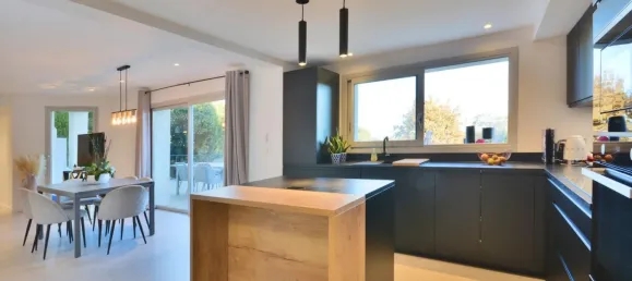 5 bedrooms Villa in Cannes, France No. 324729 11