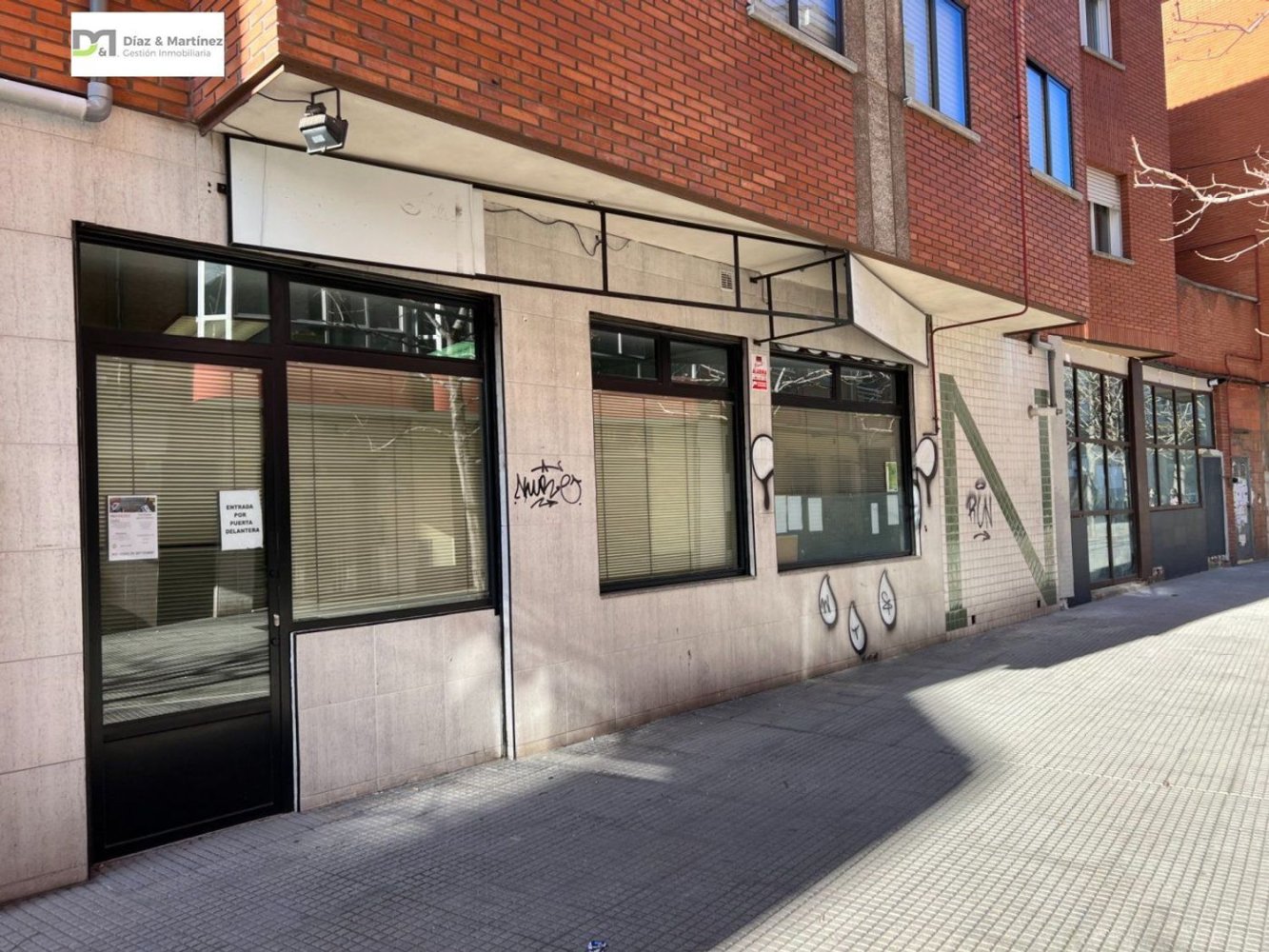 180m² Commercial property in Leon, Spain No. 29092