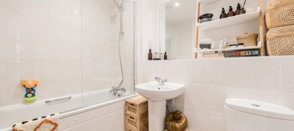 2 bedrooms Apartment in London, United Kingdom No. 13458 7