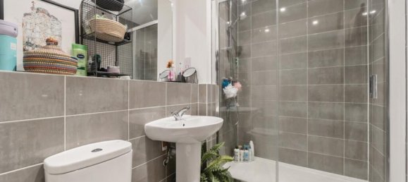 2 bedrooms Apartment in London, United Kingdom No. 13458 10