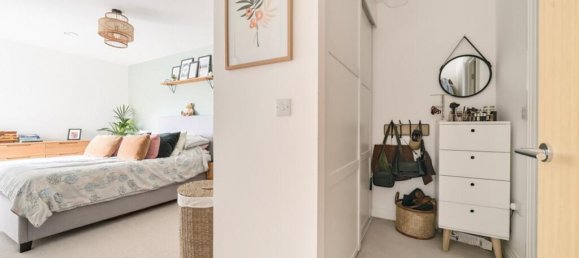 2 bedrooms Apartment in London, United Kingdom No. 13458 2