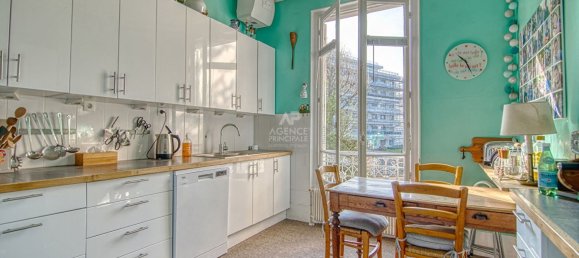 4 bedrooms Apartment in Versailles, France No. 293270 3