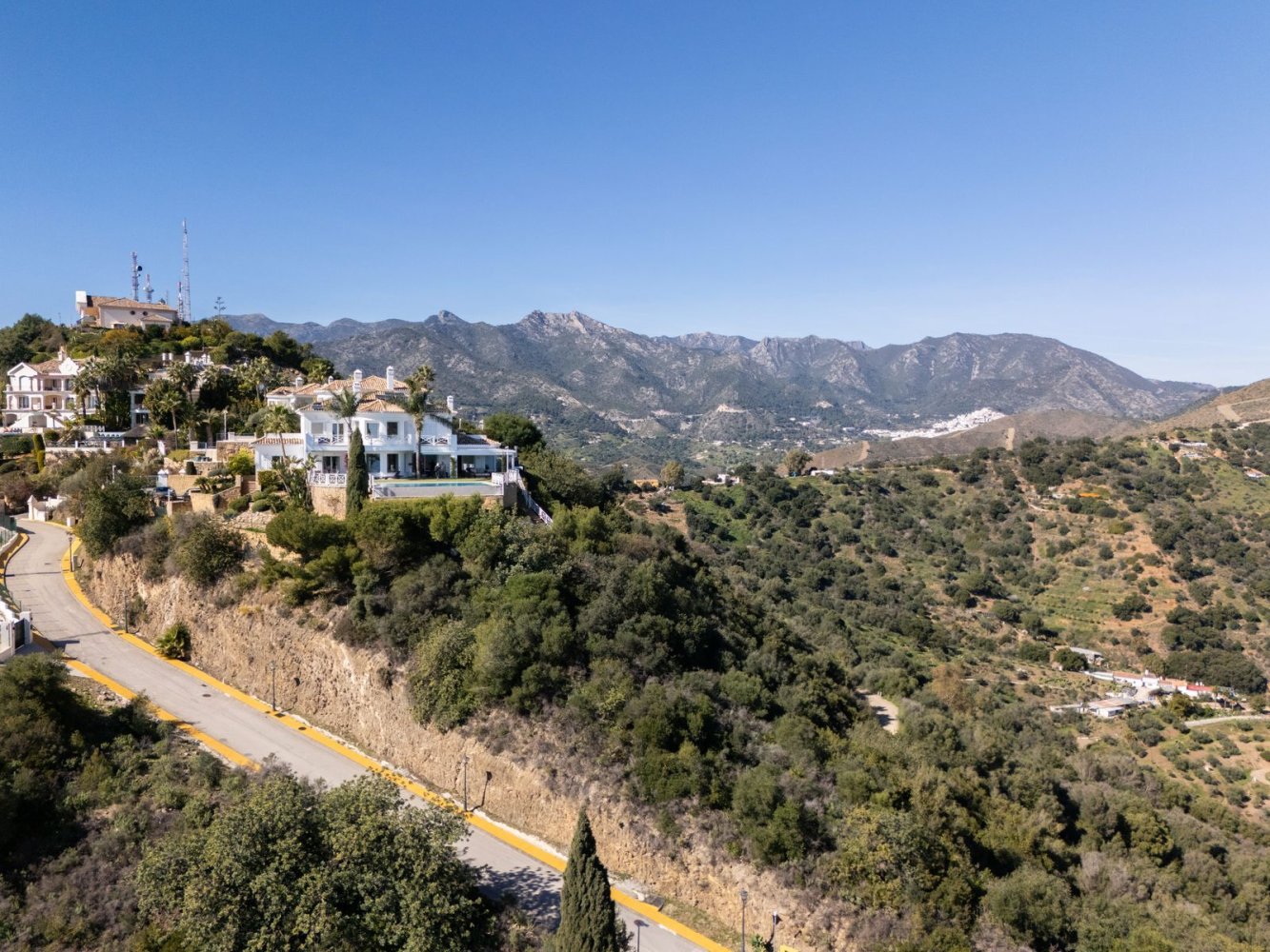 Villa de 6 dormitorios en Marbella, Spain No. 61262