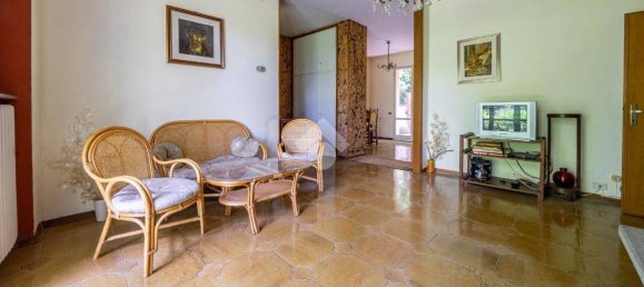 2 Schlafzimmer Haus in Baiso, Italy, Nr. 164091 2