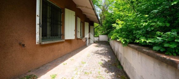 2 Schlafzimmer Haus in Baiso, Italy, Nr. 164091 19