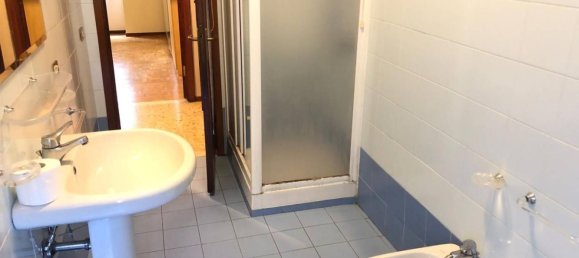 2 bedrooms Apartment in Brescia, Italy No. 381238 9