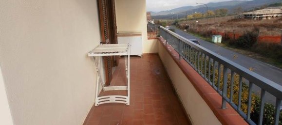 3 rooms Apartment in Gavorrano, Italy No. 140792 2