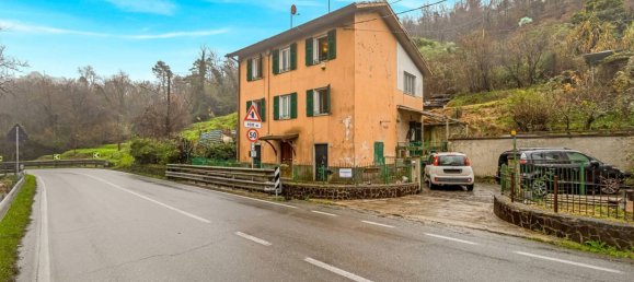 Villa de 4 dormitorios en Vezzano Ligure, Italy No. 152552 2