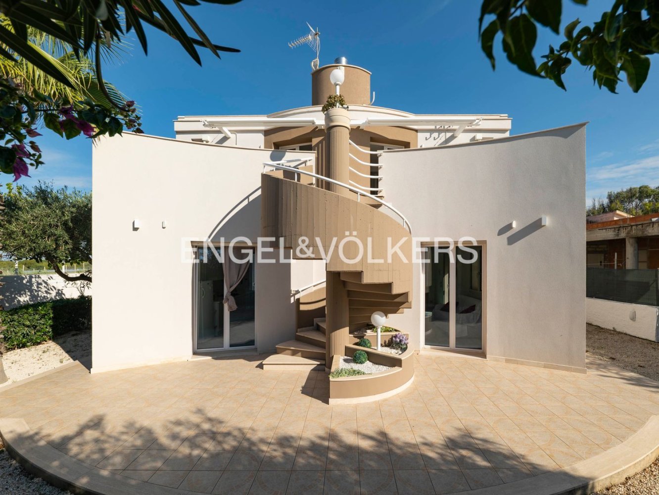 Villa de 17 habitaciónes en Ragusa, Italy No. 132417