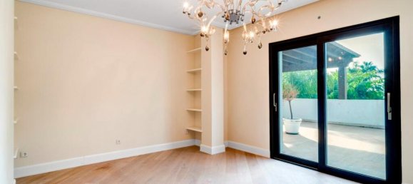 6 bedrooms Villa in Marbella, Spain No. 99433 18