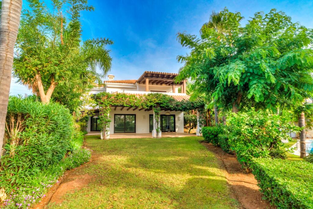 6 bedrooms Villa in Marbella, Spain No. 99433