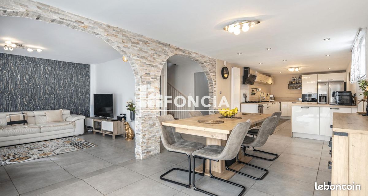 4 Schlafzimmer Haus in Voreppe, France, Nr. 268460