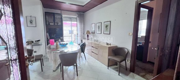 3 bedrooms Apartment in Naples, Italy No. 191951 10