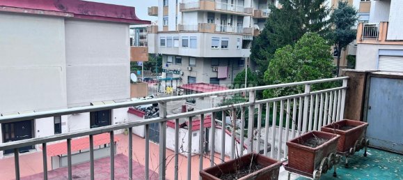 3 bedrooms Apartment in Naples, Italy No. 191951 7