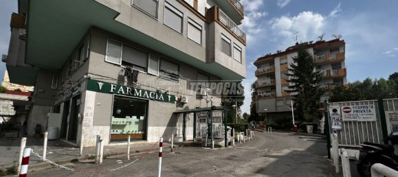 3 bedrooms Apartment in Naples, Italy No. 191951 2