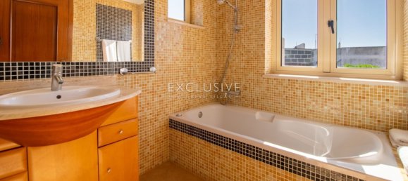 4 bedrooms Townhouse in Lagoa, Portugal No. 95098 22