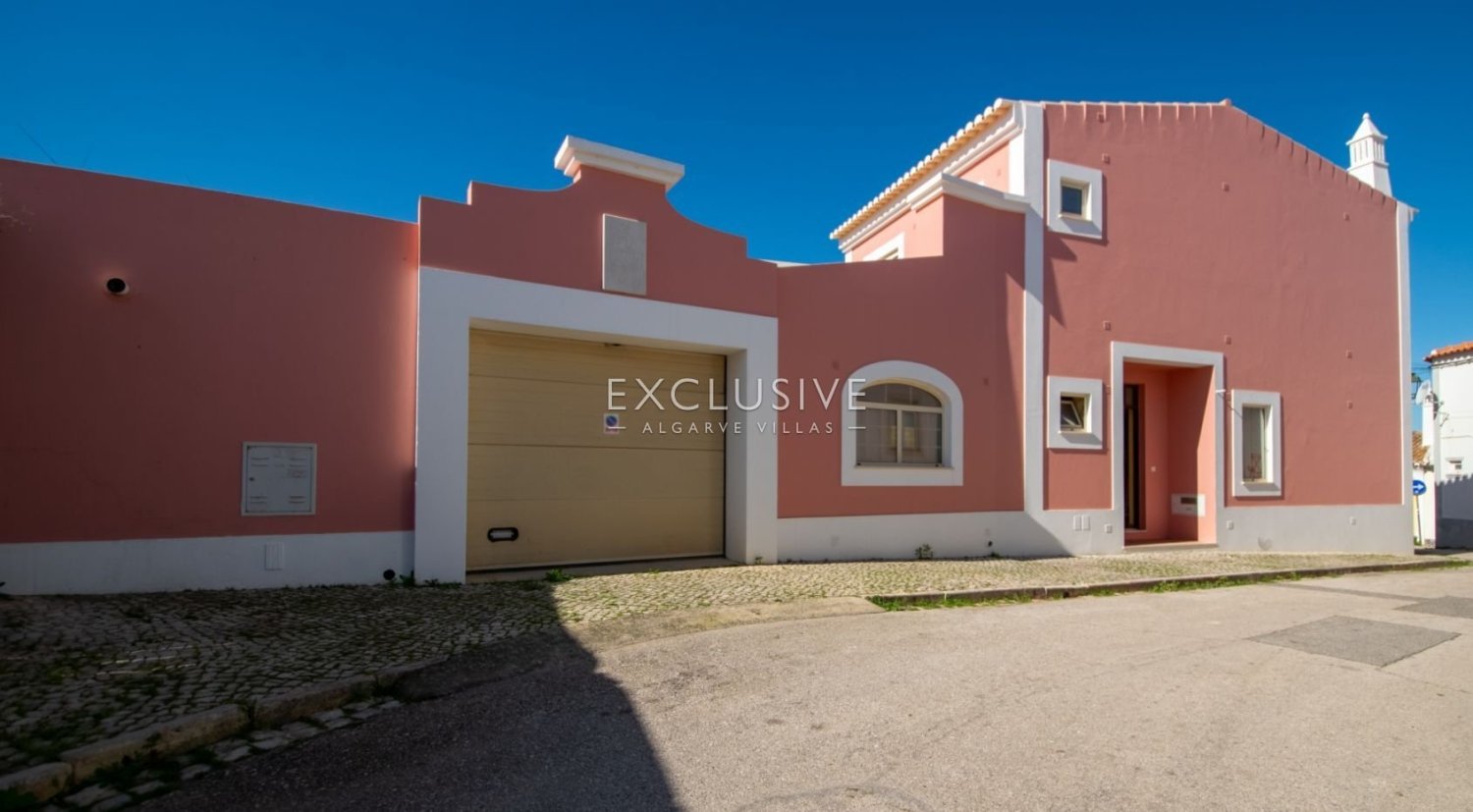 4 bedrooms Townhouse in Lagoa, Portugal No. 95098