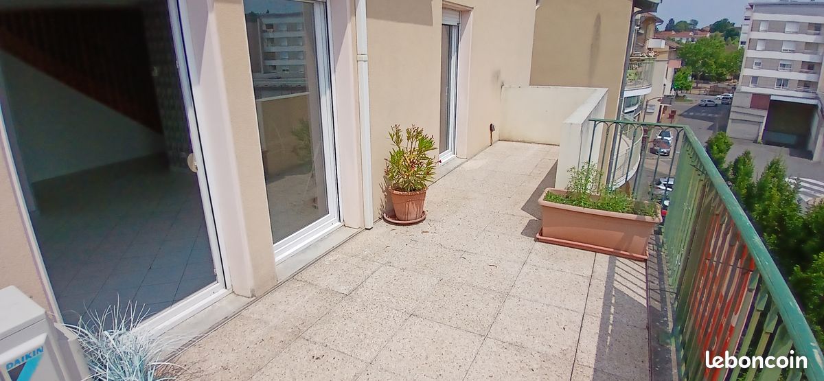 Дуплекс с 2 спальнями в Жассан-Рьотье, Франция № 343306