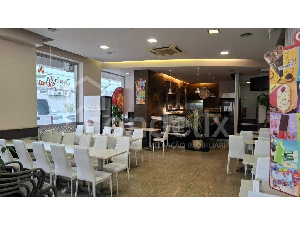 178m² Commercial property in Maia, Portugal No. 205427