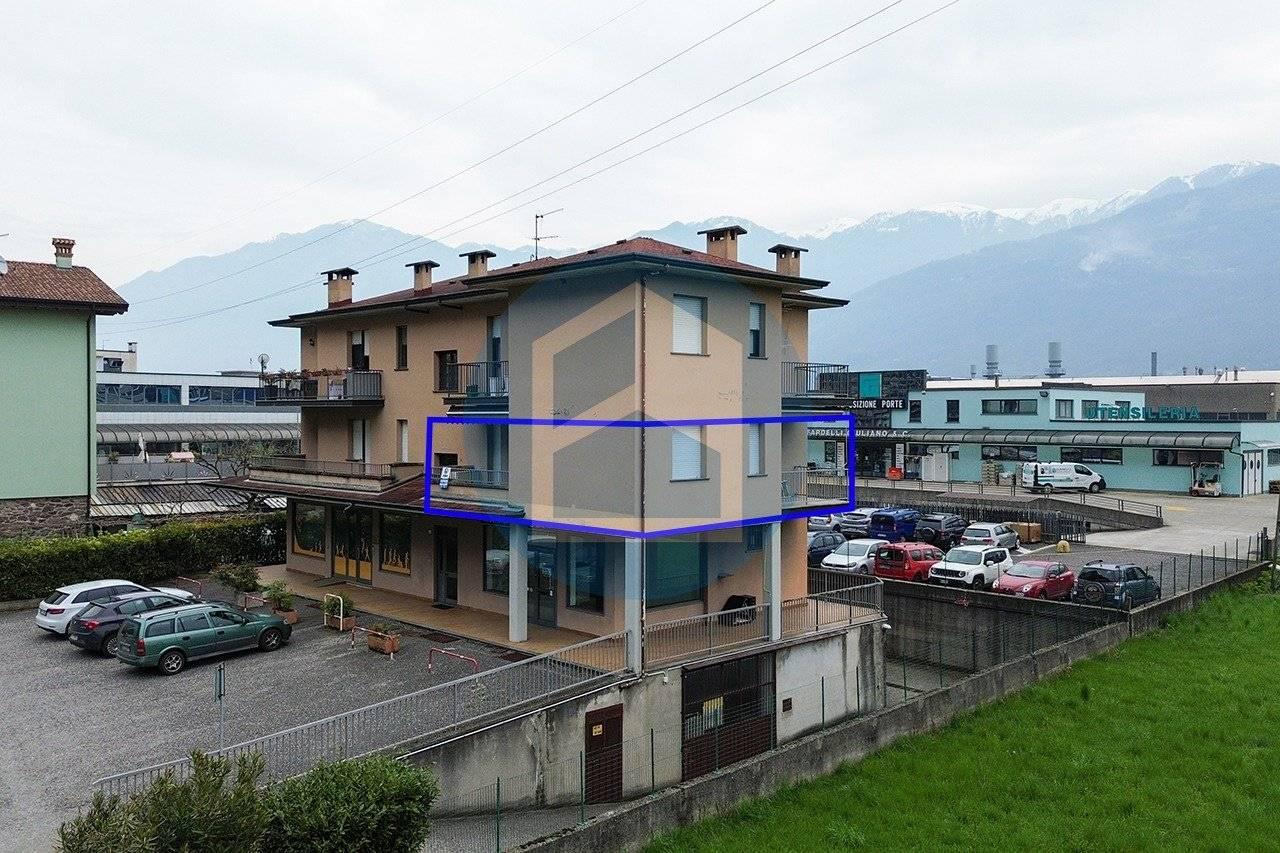 Apartamento de 3 habitaciónes en Rogno, Italy No. 40268